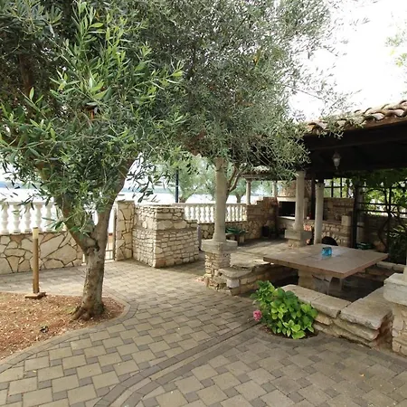 Apartman Luca Ap4, In Front Of The Novigrad Istria