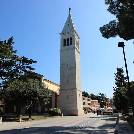 Apartman Luca Ap4, In Front Of The