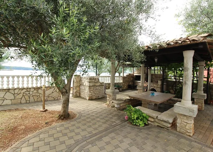 Apartman Luca Ap4, In Front Of The Novigrad Istria