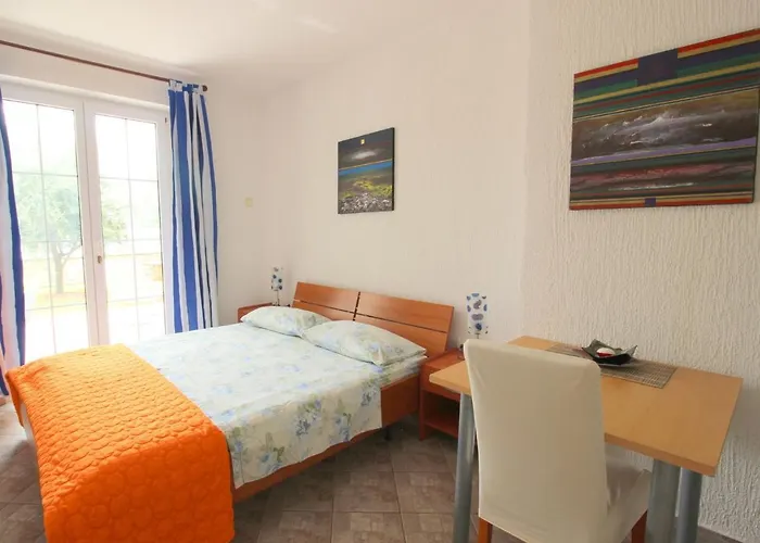 Luca Ap4, In Front Of The