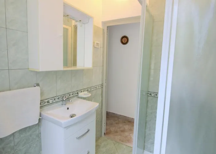 Luca Ap4, In Front Of The *